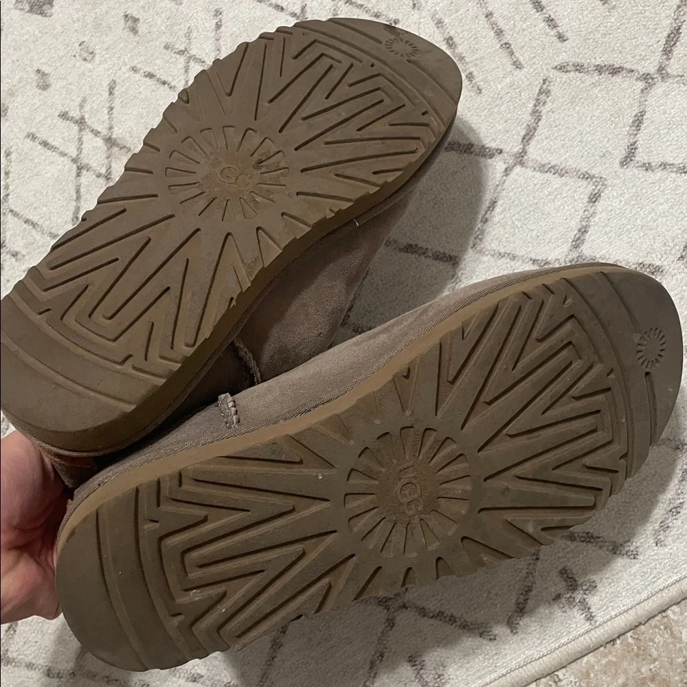 UGG Classic Short Boot Gray Size 8 - Picture 11 of 11